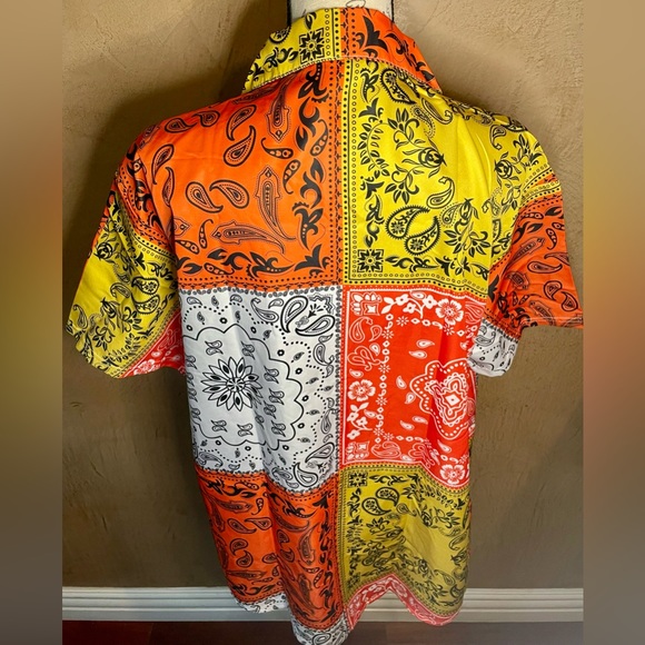Men’s shirt- bandana print style. New. - Picture 2 of 7